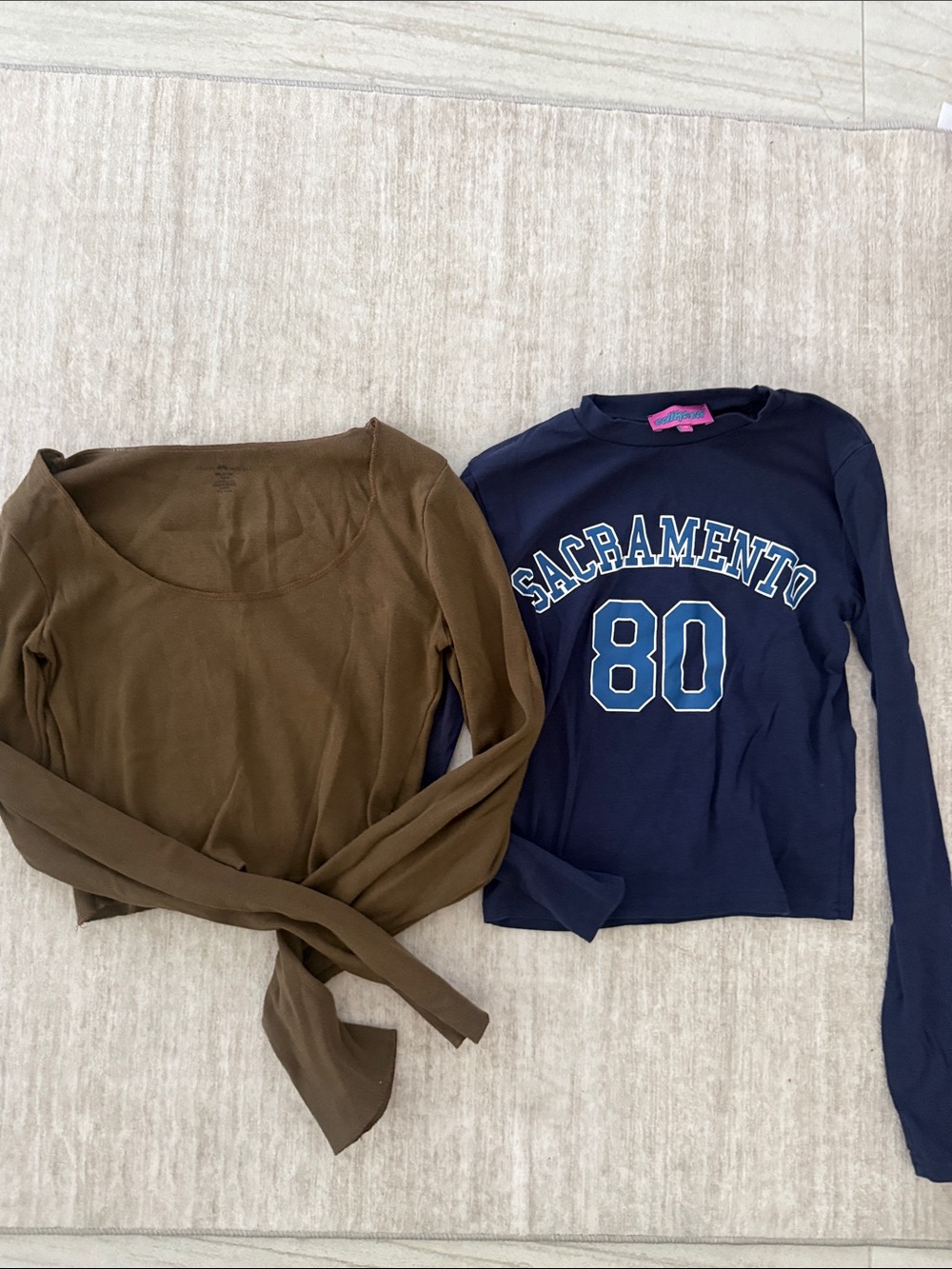 Like no two tops brown brandy Melville, blue edikted